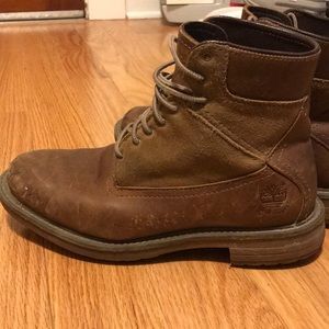timberlands men’s size 7 fit like a women’s 9-9.5